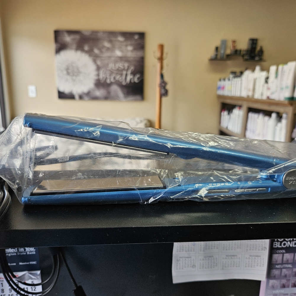 BaByliss Metallic Blue Hair Straightener